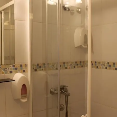 Residencia Gran Via Hotel *